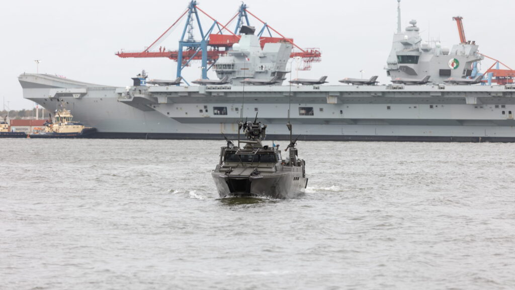 Den 13 oktober 2023 förtöjde det brittiska hangarfartyget HMS Queen Elizabeth i Göteborgs hamn. Foto: Jimmie Adamsson/Försvarsmakten